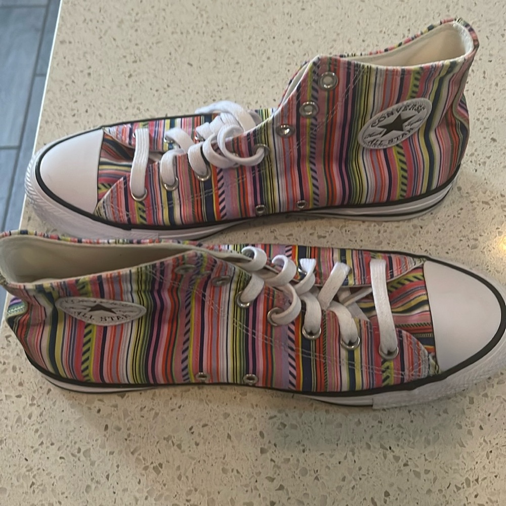 Chuck Taylor high tops woman size 11